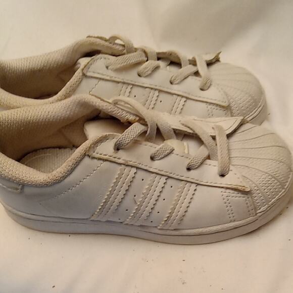 Adidas Toddler Size 9.5 Shell Toe Ortholite Cream Shoes - Picture 3 of 10